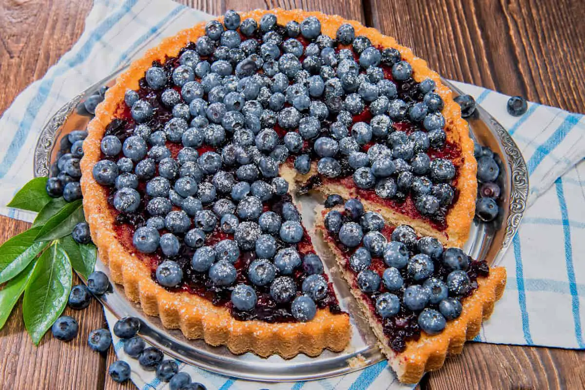 Ein Stück Sommer: Dieser Blaubeer-Vanille-Kuchen wird deutsche Feinschmecker begeistern