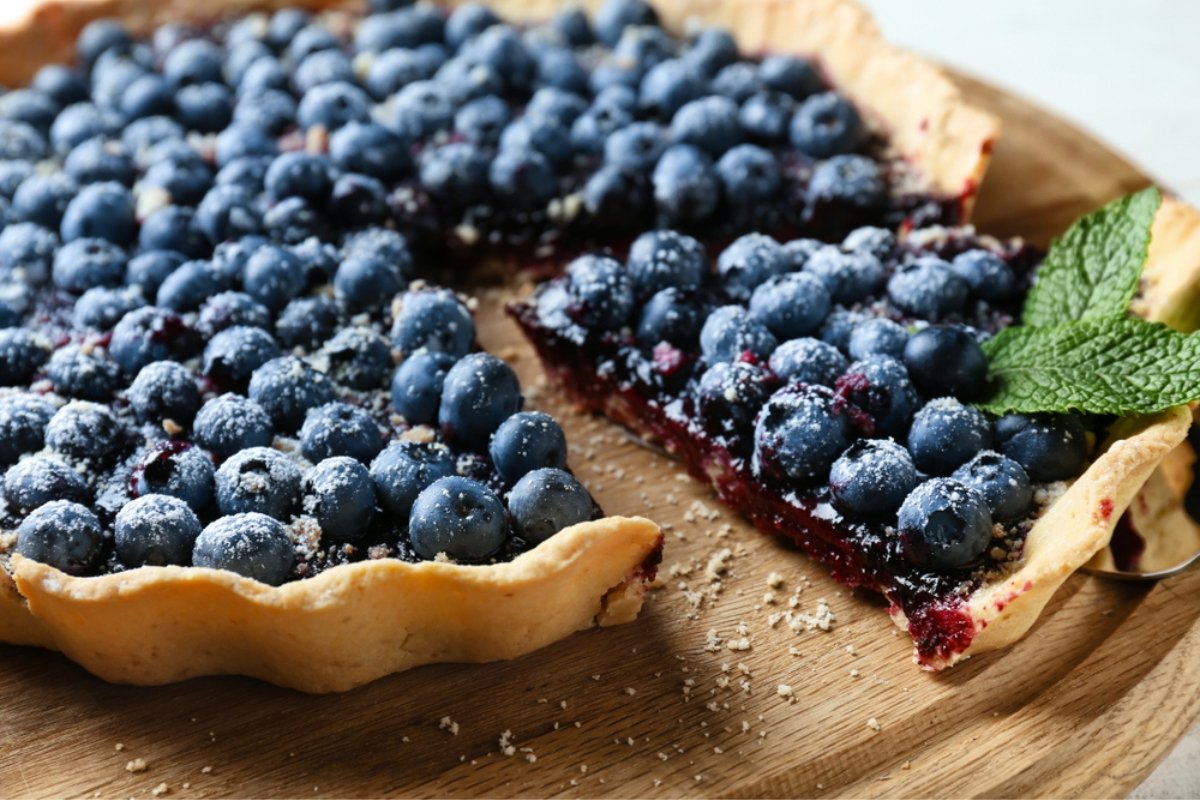 Ein Stück Sommer: Dieser Blaubeer-Vanille-Kuchen wird deutsche Feinschmecker begeistern
